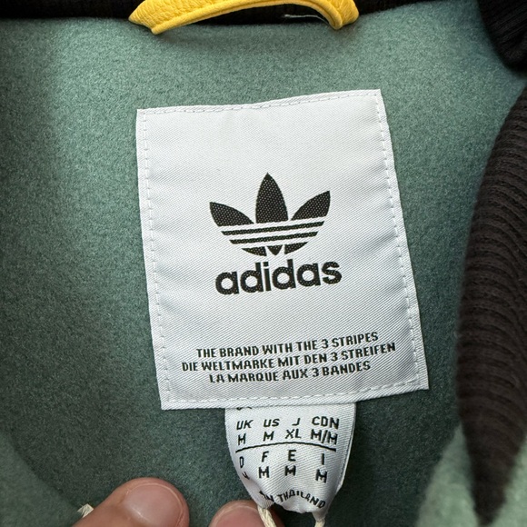 Adidas jacket - Picture 3 of 4